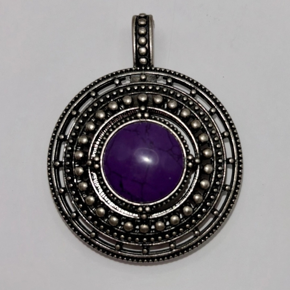 Premier Designs Purple Cabeschon Round Disk Pendant Reversible Marked 2”